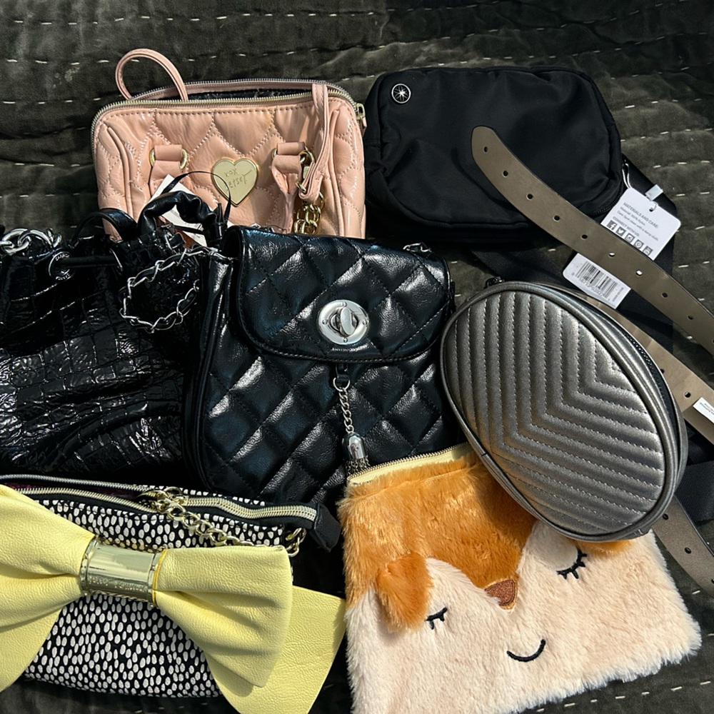 Bundle of purses!